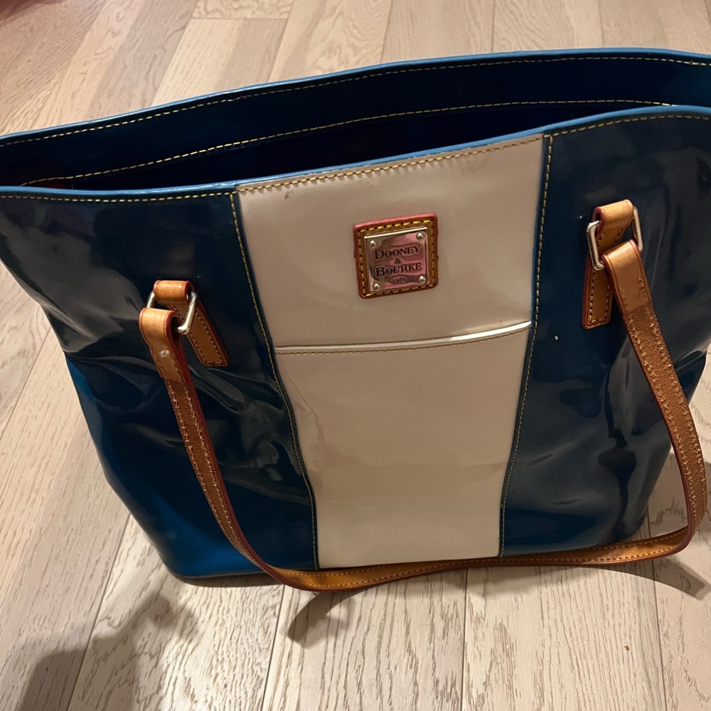 Dooney and Bourke bag